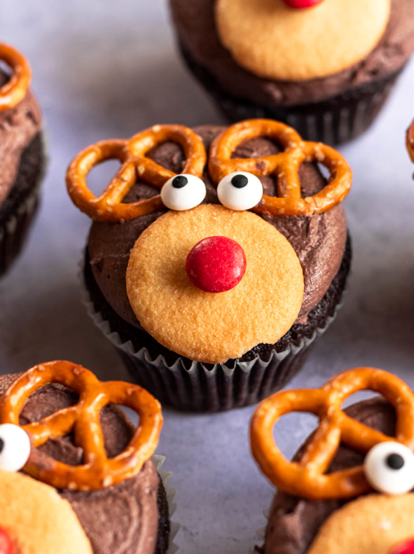 reindeer cupcakes rudolp cupcakes