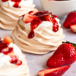 mini strawberry pavlova recipe