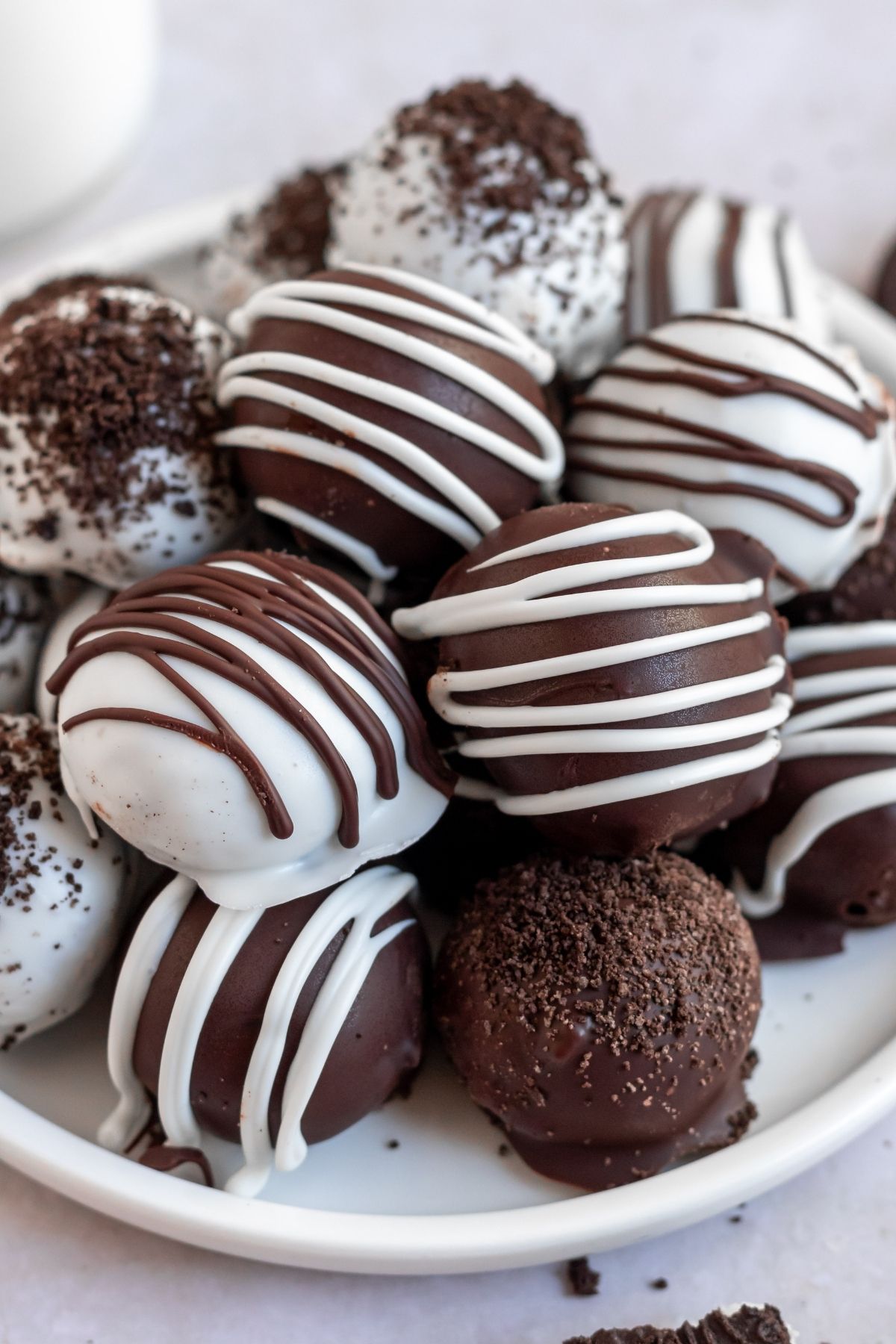 Easy Oreo Balls (Oreo Truffles) - Rich And Delish