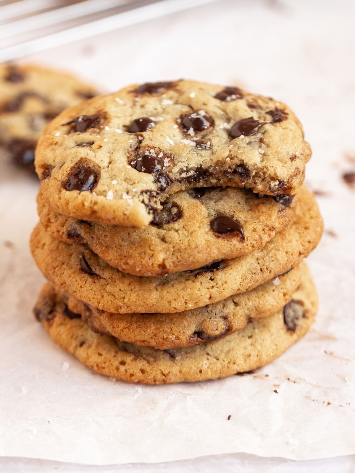 Easy Chewy chocolate chip cookies - Rich And Delish