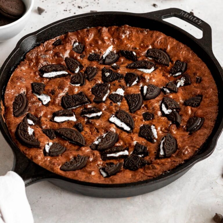 Oreo Skillet Brownies (cast iron skillet brownie) Rich And Delish