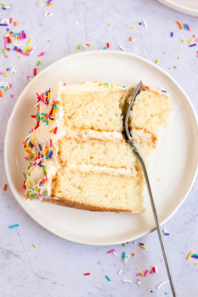 8 Inch Vanilla Cake - Rich And Delish
