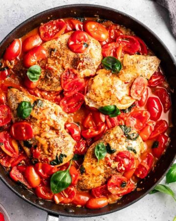 Top of a pan with chicken pomodoro.