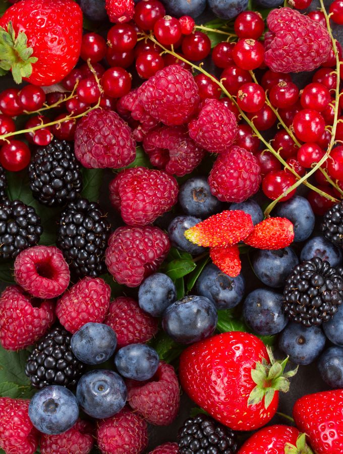 Mix of fresh berries.