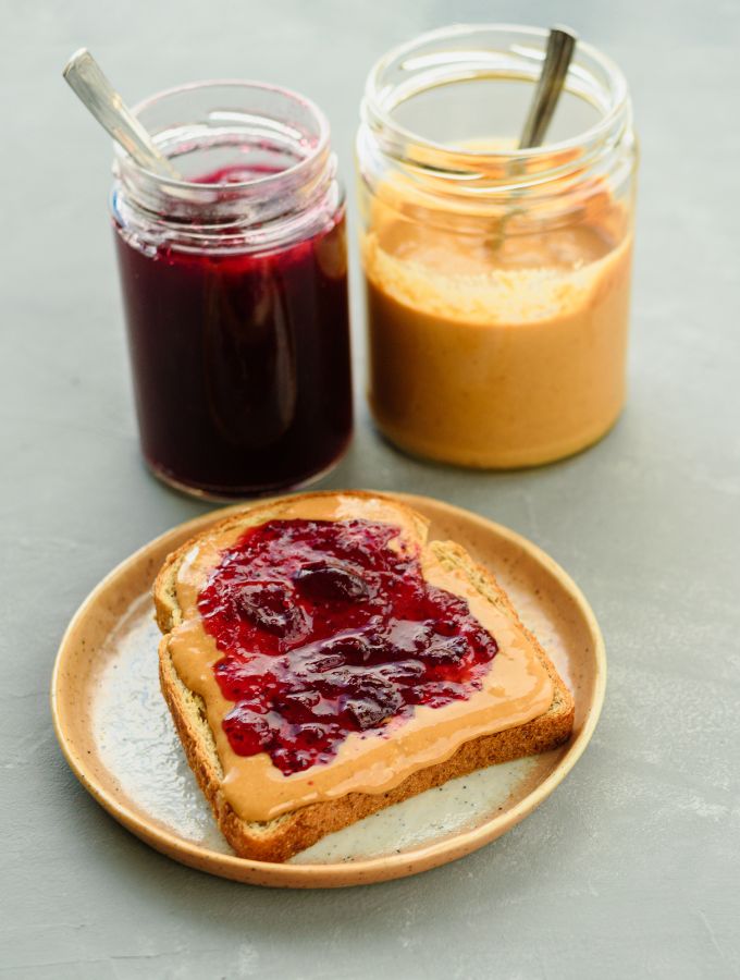Toast with peanut butter and jelly.