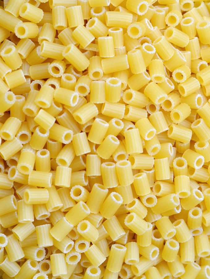 Pile of Ditalini pasta.