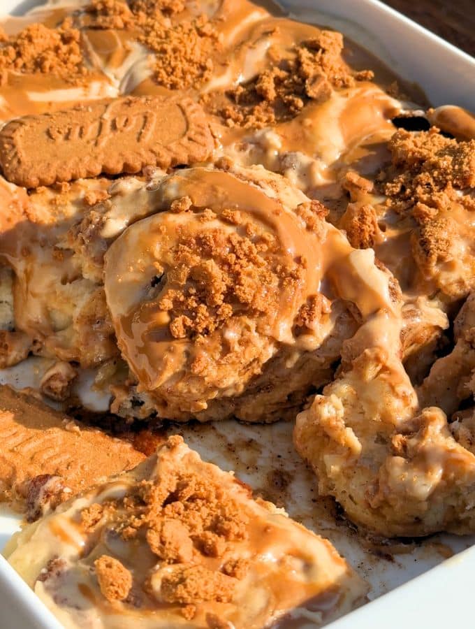 Close up shot of biscoff cinnamon rolls.